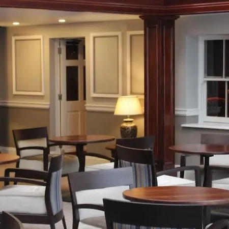 Hotel Johnstown House 4*