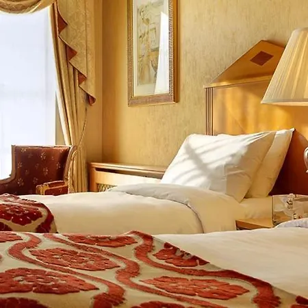 Johnstown House 4* Enfield
